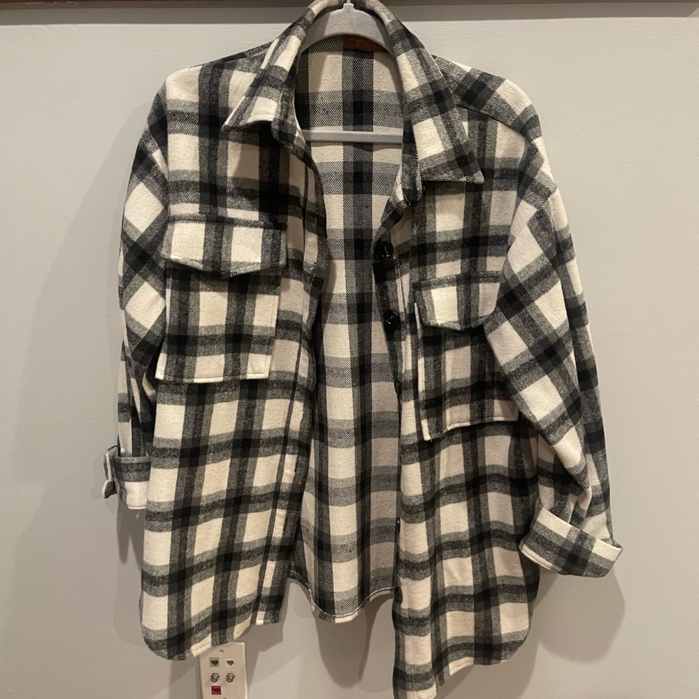 Women’s black and white plaid flannel